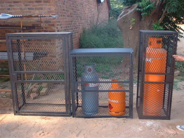 Cages_for_gas20464.jpg