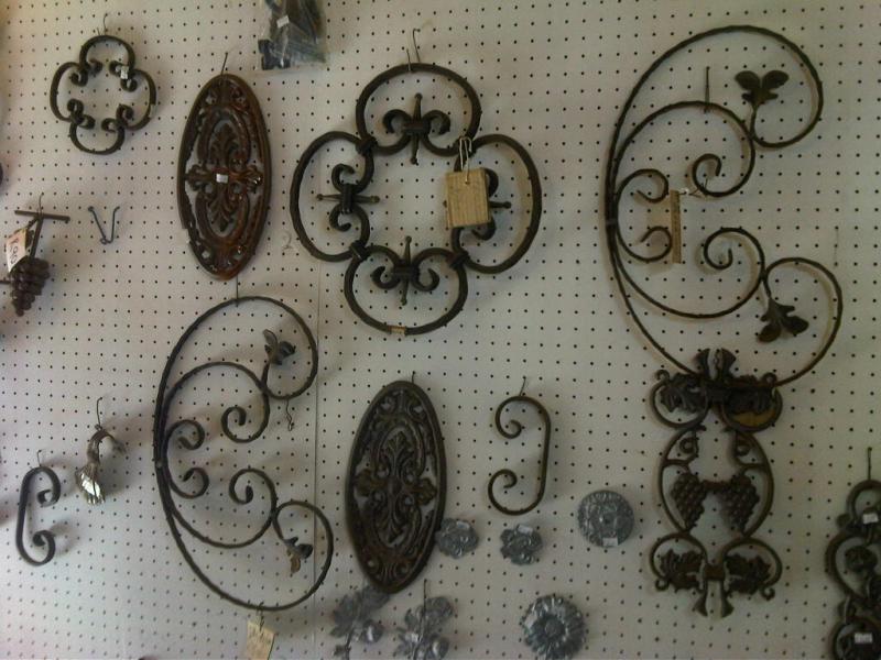 wrought_iron_scrolls22106.jpg